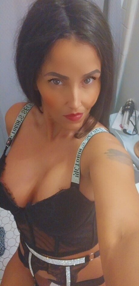 Foto di nudo di fuga di OnlyFans di Boricua Barbie