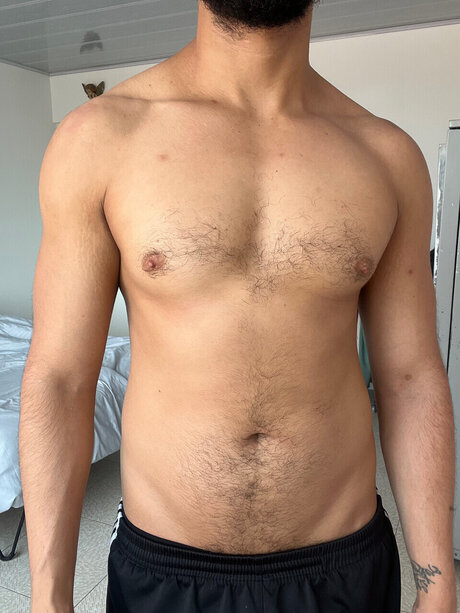 Foto di nudo di fuga di OnlyFans di Mike Mio