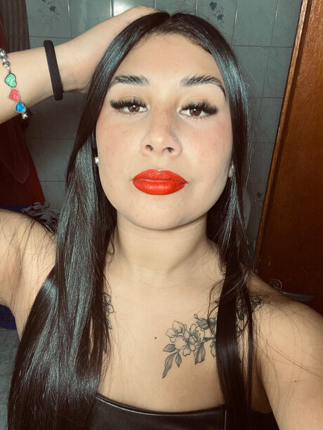 Foto di nudo di fuga di OnlyFans di Agustina