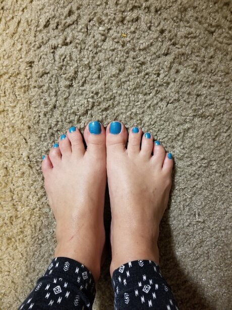 Foto di nudo di fuga di OnlyFans di Tinyfeet33
