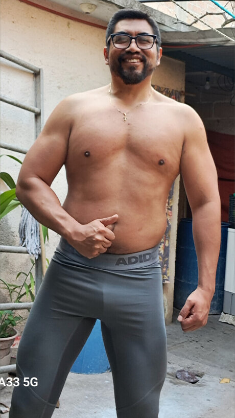 Foto di nudo di fuga di OnlyFans di Sreros
