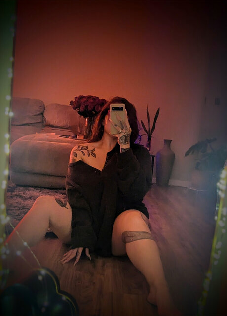 Foto di nudo di fuga di OnlyFans di Red