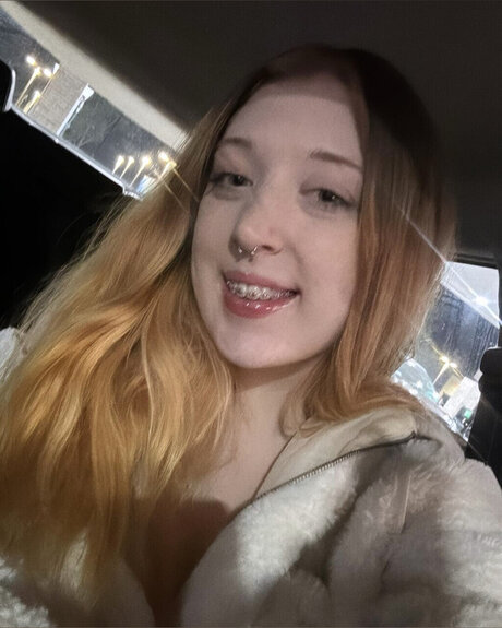 Foto di nudo di fuga di OnlyFans di Ariel