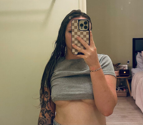 Foto di nudo di fuga di OnlyFans di Sauverr