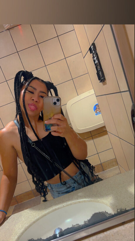 Foto di nudo di fuga di OnlyFans di Shaundababyy