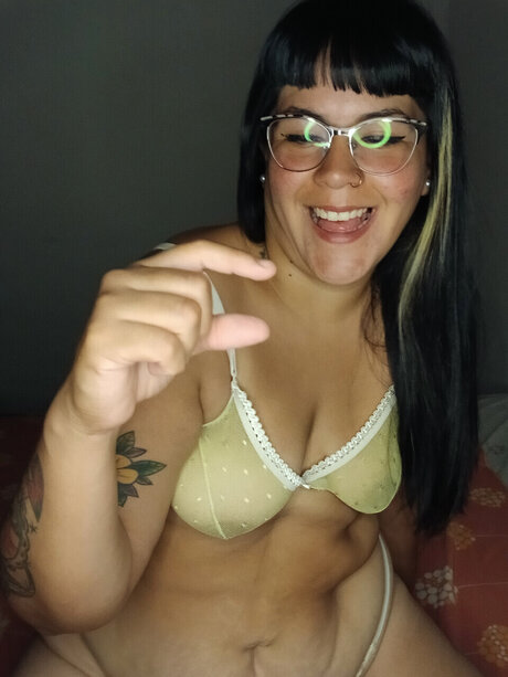 Foto di nudo di fuga di OnlyFans di  Lexie Kams 