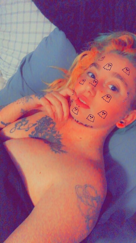 Foto di nudo di fuga di OnlyFans di Ash