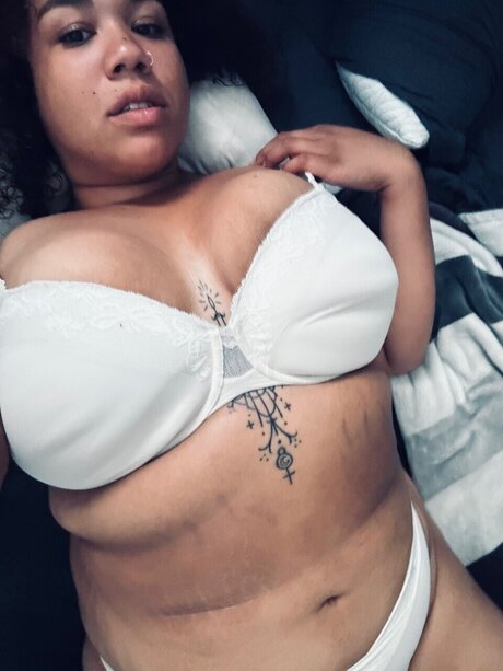 Foto di nudo di fuga di OnlyFans di Mew