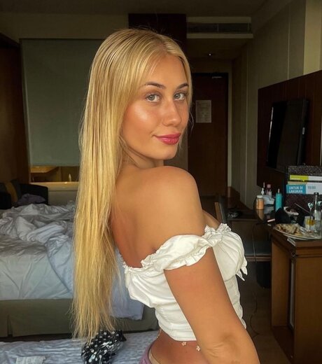 Foto di nudo di fuga di OnlyFans di Jasmin