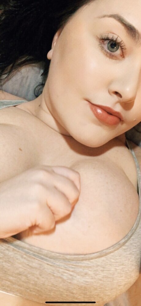 Foto di nudo di fuga di OnlyFans di Curvy Cutie