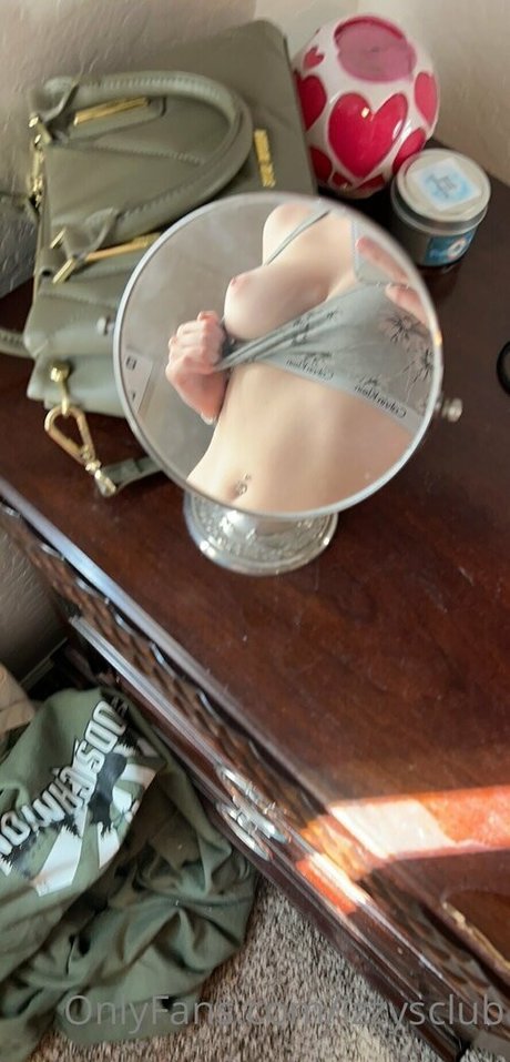 Foto di nudo di fuga di OnlyFans di Izzysclub