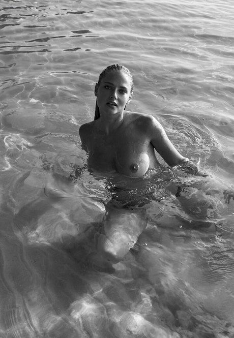 Foto di nudo di fuga di OnlyFans di Genevieve Morton