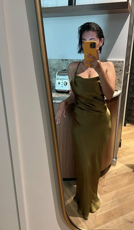 Foto di nudo di fuga di OnlyFans di Adelaide T