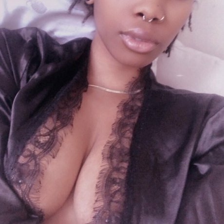 Foto di nudo di fuga di OnlyFans di Venusmoon3