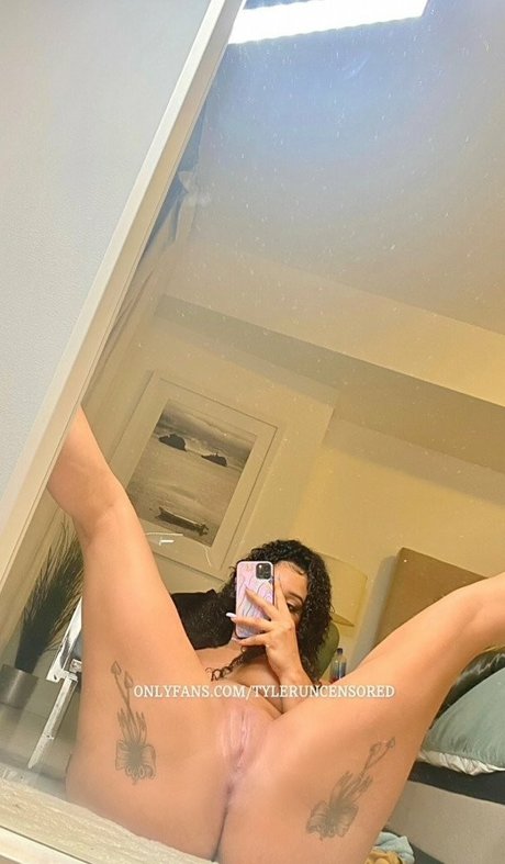 Foto di nudo di fuga di OnlyFans di Tyler Wisby