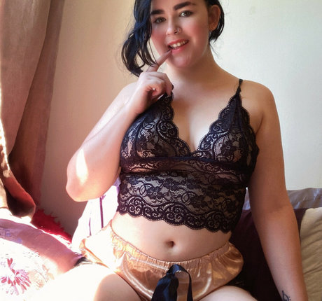Foto di nudo di fuga di OnlyFans di Vanessa Strawberry
