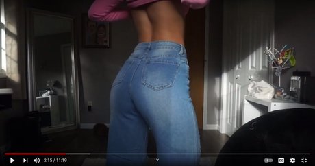 Foto di nudo di fuga di OnlyFans di Esther Perepechkin
