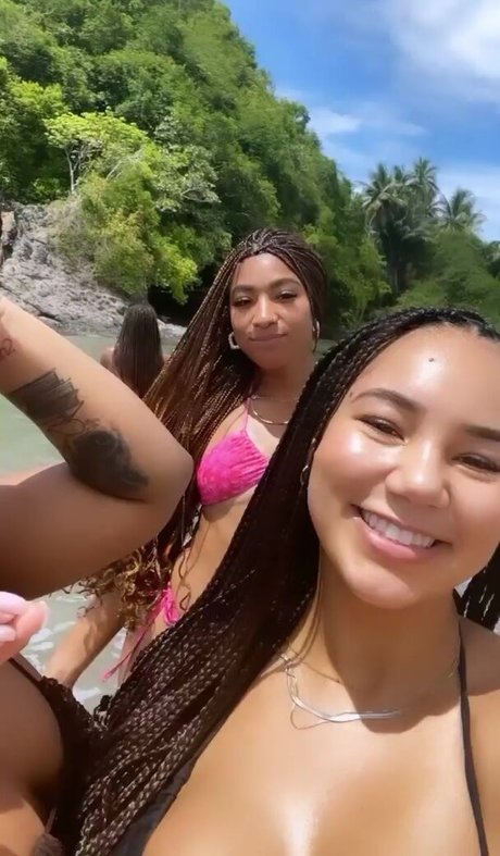 Foto di nudo di fuga di OnlyFans di Katelyn Folasade