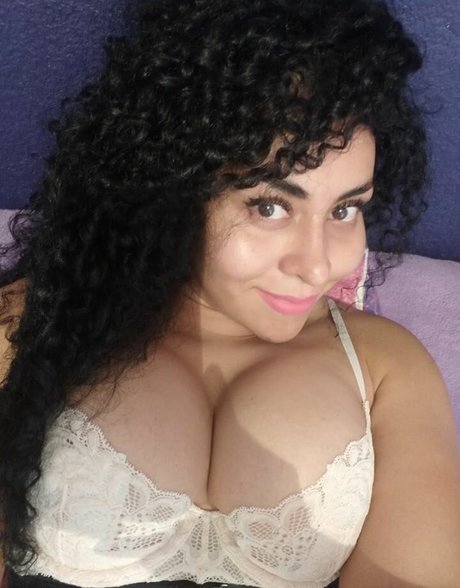 Foto di nudo di fuga di OnlyFans di Antonellachinita
