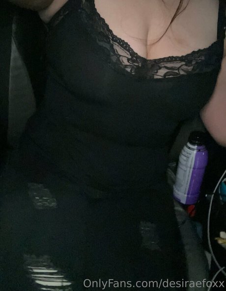 Foto di nudo di fuga di OnlyFans di Desiraefoxx
