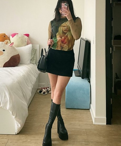Foto di nudo di fuga di OnlyFans di Trin Lovell
