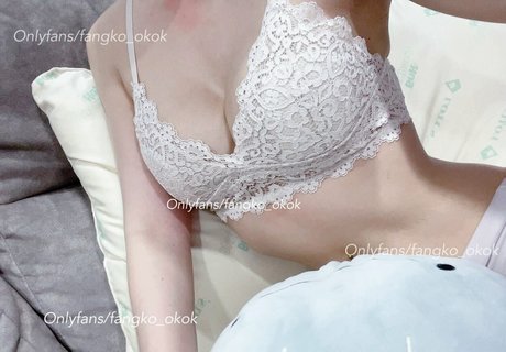 Foto di nudo di fuga di OnlyFans di Fangkook