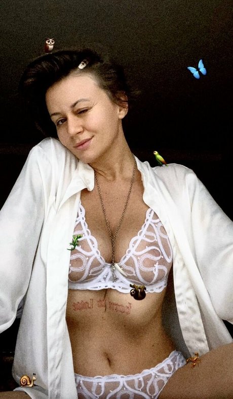 Foto di nudo di fuga di OnlyFans di Daria Perel