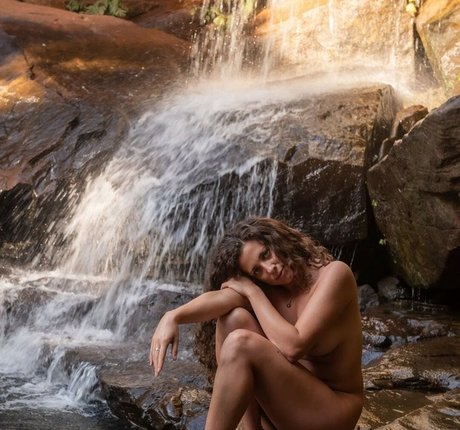 Foto di nudo di fuga di OnlyFans di Bella Fiore