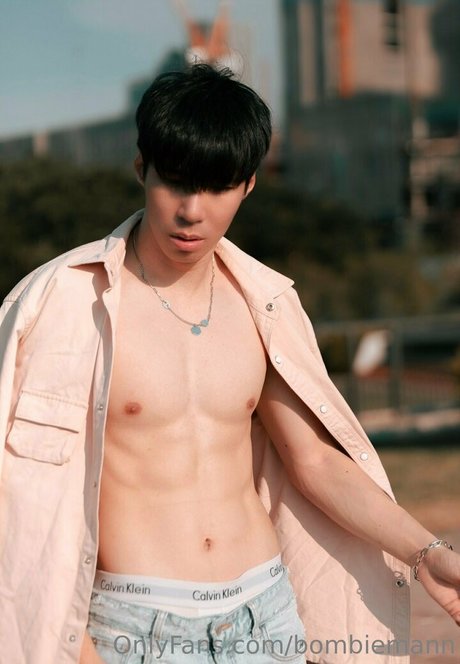 Foto di nudo di fuga di OnlyFans di Bombiemann