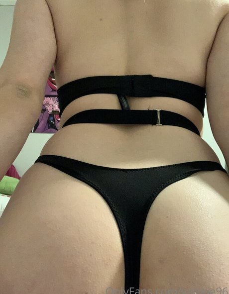 Foto di nudo di fuga di OnlyFans di Valorie96