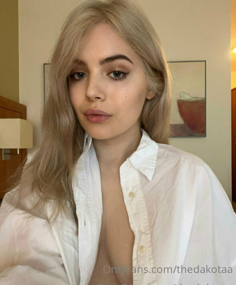 Foto di nudo di fuga di OnlyFans di Thedakotaa