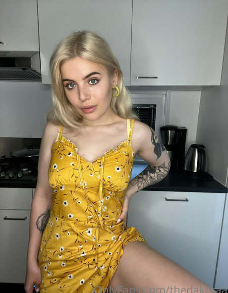 Foto di nudo di fuga di OnlyFans di Thedakotaa