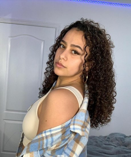 Foto di nudo di fuga di OnlyFans di Bugzyyp