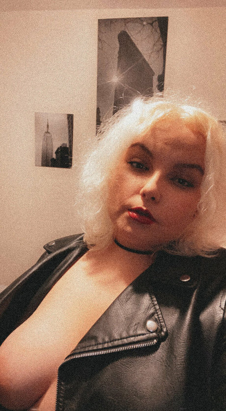 Foto di nudo di fuga di OnlyFans di Moniiquefox