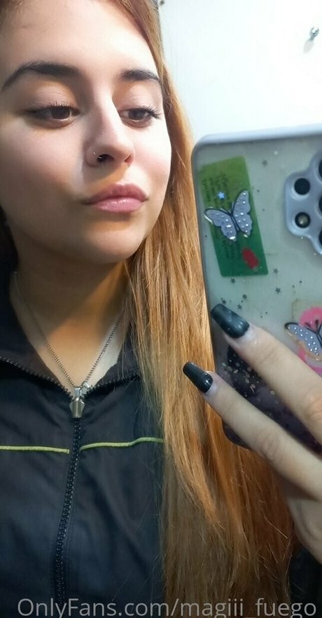 Foto di nudo di fuga di OnlyFans di Magiiifuego