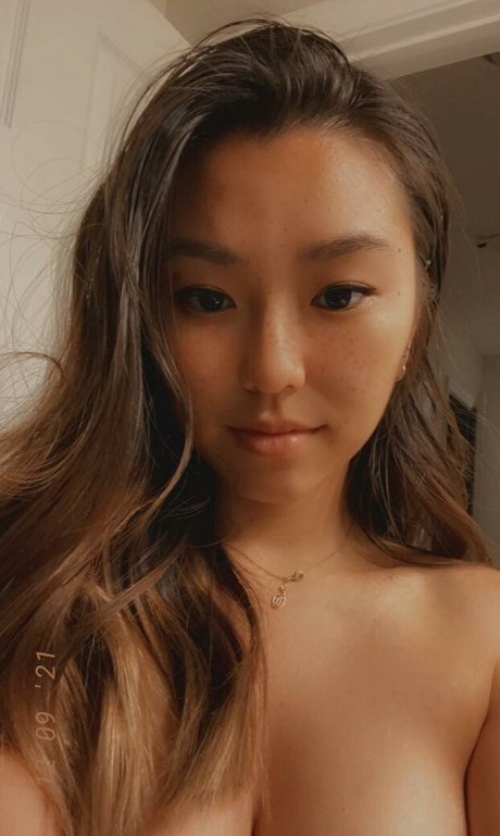 Foto di nudo di fuga di OnlyFans di Asiansugababy
