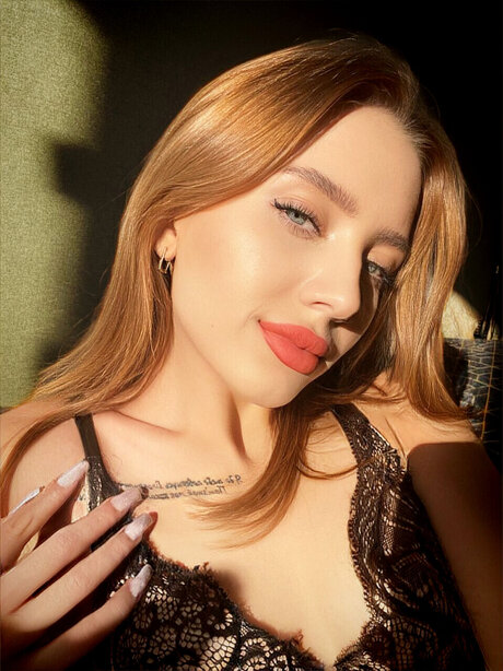 Foto di nudo di fuga di OnlyFans di Lily Love