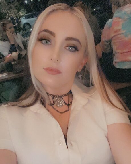 Foto di nudo di fuga di OnlyFans di Betty  The Nurse You Love 