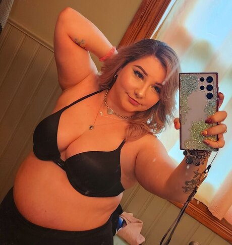 Foto di nudo di fuga di OnlyFans di Libby Love