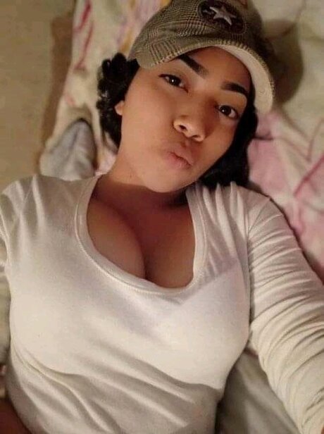 Foto di nudo di fuga di OnlyFans di Yessica Guevara