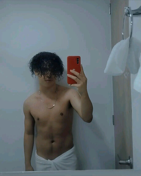 Foto di nudo di fuga di OnlyFans di Luis Jnior