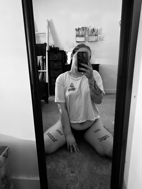 Foto di nudo di fuga di OnlyFans di Bertabaddie77