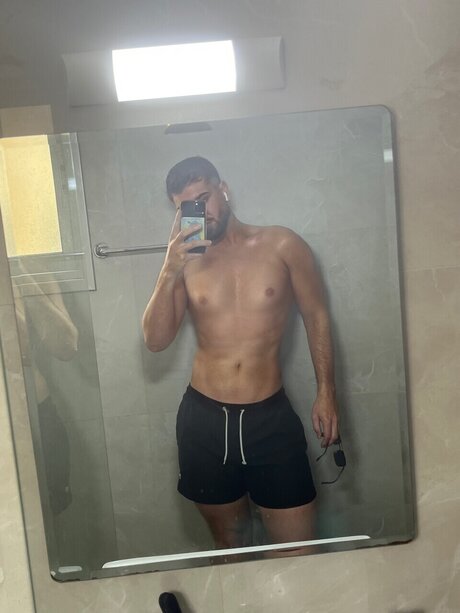 Foto di nudo di fuga di OnlyFans di Gizeppe Daniels