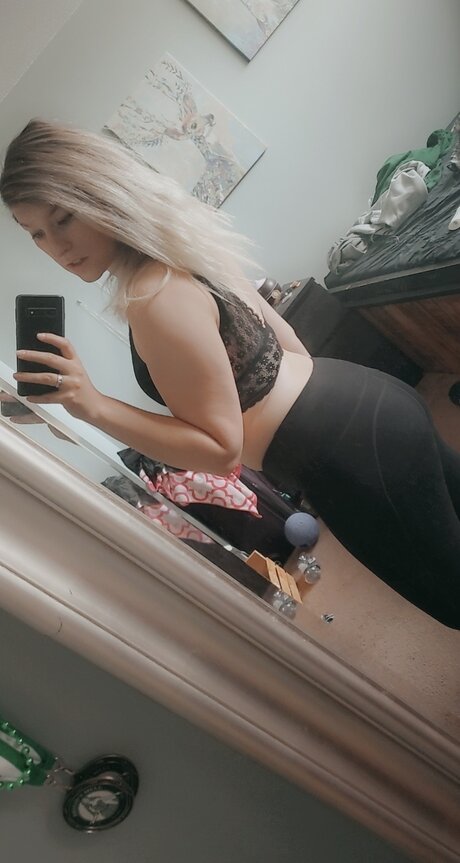 Foto di nudo di fuga di OnlyFans di Lucylondon