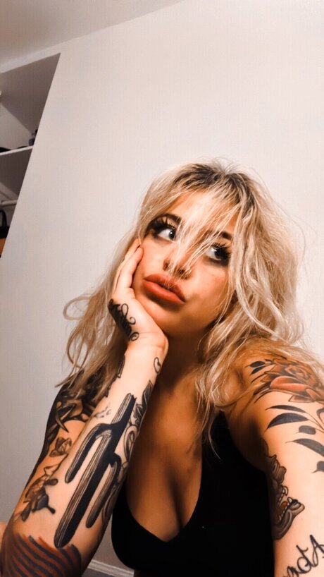 Foto di nudo di fuga di OnlyFans di Lucy Ford
