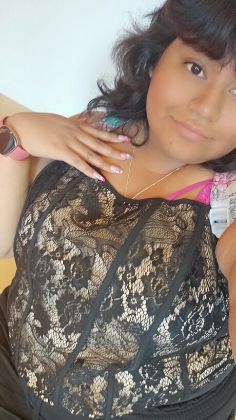 Foto di nudo di fuga di OnlyFans di Sunnflora