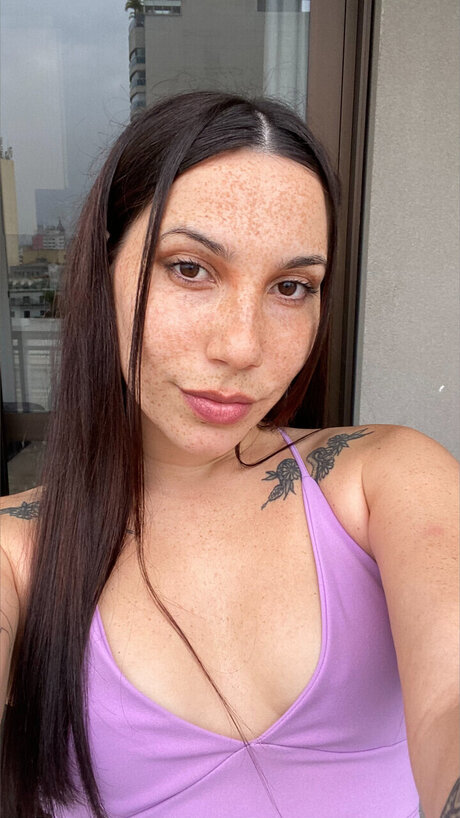 Foto di nudo di fuga di OnlyFans di Mari Freckled