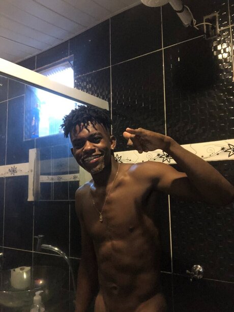 Foto di nudo di fuga di OnlyFans di Karlos  Villa