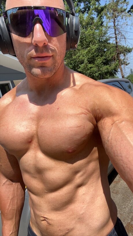 Foto di nudo di fuga di OnlyFans di Brucejuice