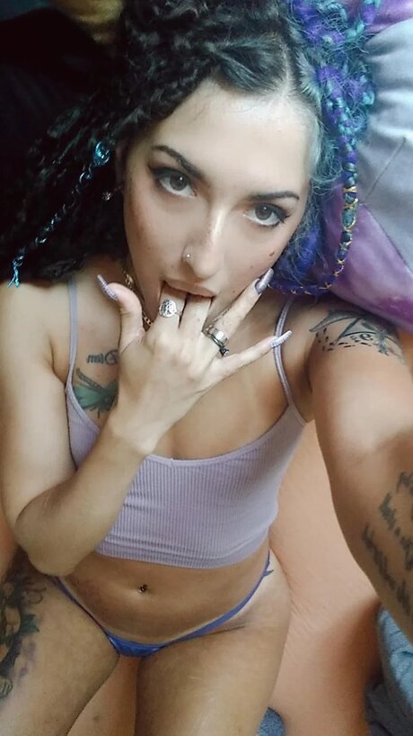 Foto di nudo di fuga di OnlyFans di Rina Ivy